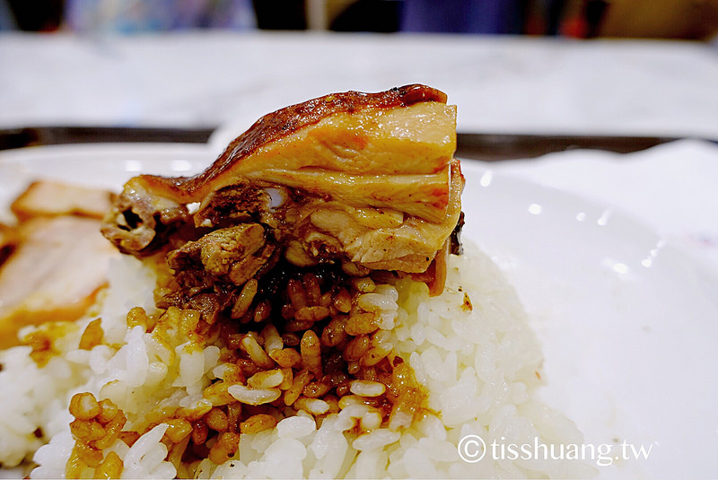 HOYII台北車站美食推薦｜來自新加坡的「了凡油雞飯麵」｜滑嫩的好滋味｜摘星星終於不用排隊了(已歇業)