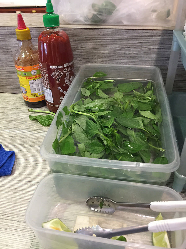 [（已歇業）台北小巨蛋站美食-Gary食記]越苑敦北店-平價道地又美味的越南美食連鎖店-好好吃的生牛肉河粉