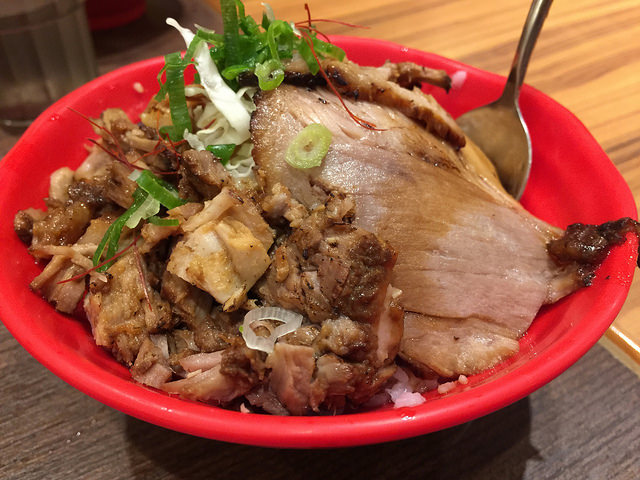 華泰Outlet美食推薦｜雞玉錦拉麵｜機場捷運路線圖說明