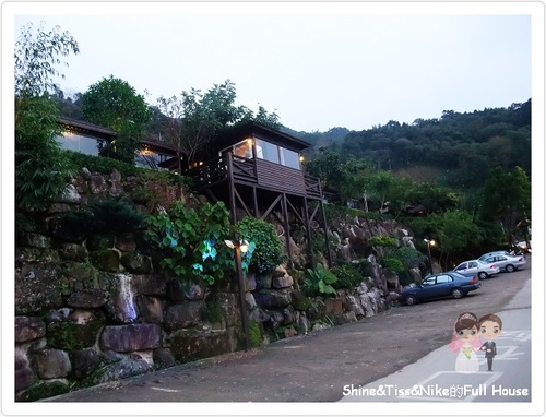 三峽花岩山林景觀餐廳｜賞美景吃火鍋，散散步的好地方｜附菜單