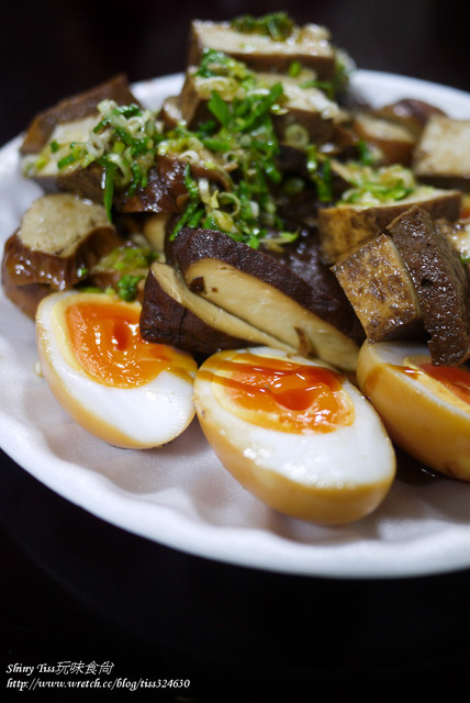 桃園大溪老街必吃美食｜老阿伯現滷豆乾｜原來大溪豆乾真的名不虛傳