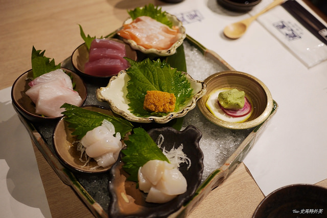 [食記]板橋大遠百美食-9樓藍屋日本料理，4人份套餐很划算!