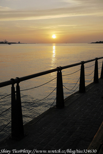 水灣餐廳waterfront榕堤店｜彷彿置身峇里島｜淡水看夕陽的好去處