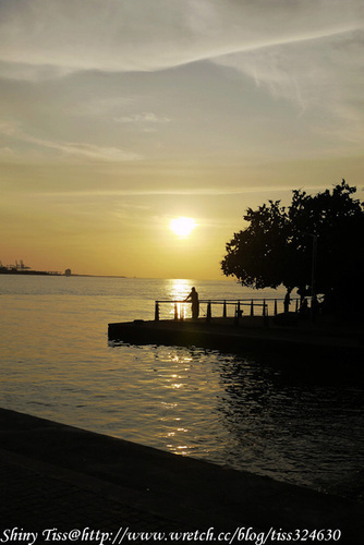 水灣餐廳waterfront榕堤店｜彷彿置身峇里島｜淡水看夕陽的好去處