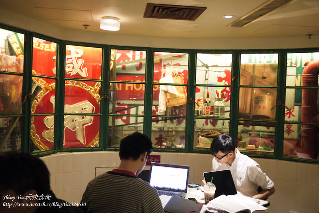 [香港景點]中環必去"景點"-穿越時空全世界獨一無二的星巴克冰室