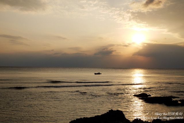 墾丁萬里桐夕陽｜墾丁看夕陽景點｜南灣踏浪｜砂島｜龍盤公園