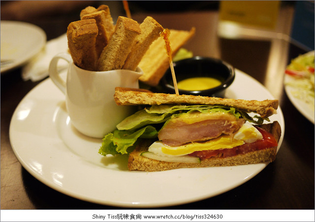 [食記]CP值超高的POND BURGER，聚餐好去處