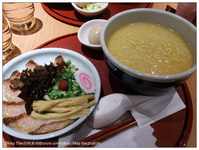 [食記]排隊美食朝聖去-來自日本北海道的山頭火拉麵