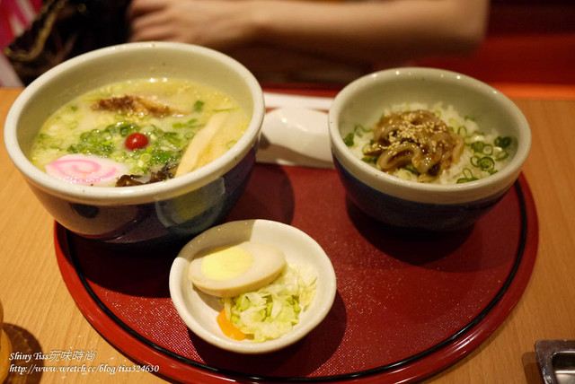 [食記]排隊美食朝聖去-來自日本北海道的山頭火拉麵