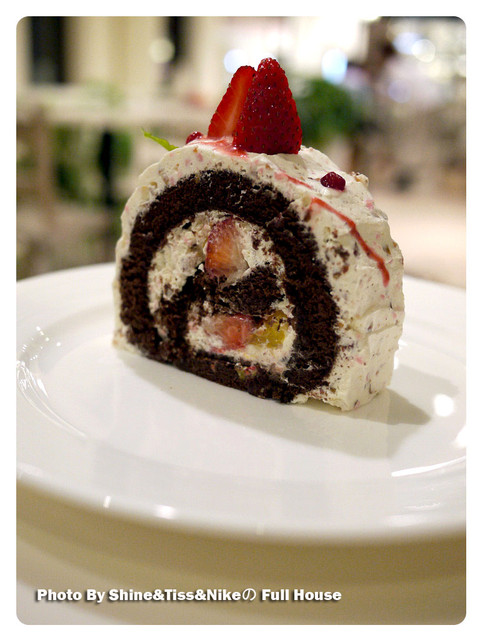 [食記]板橋大遠百Afternoon tea-香橙莓果巧克力蛋糕捲還是心頭好啊！
