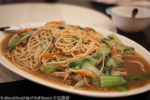 [食記]大屯花卉農場食記-拍婚紗、玩水、賞花