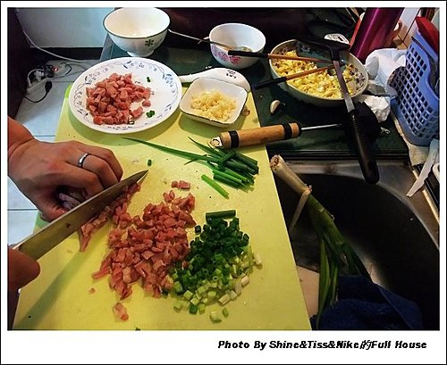 [型男主廚]五星級香腸蛋炒飯