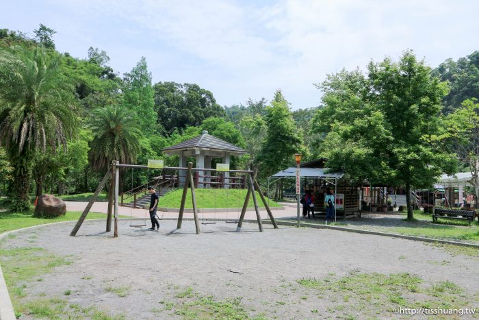 宜蘭三星景點推薦｜長埤湖風景區可靈營｜免門票免停車費還可以餵羊餵兔子還有魚跟鵝｜百孚懷香蔥油餅必吃