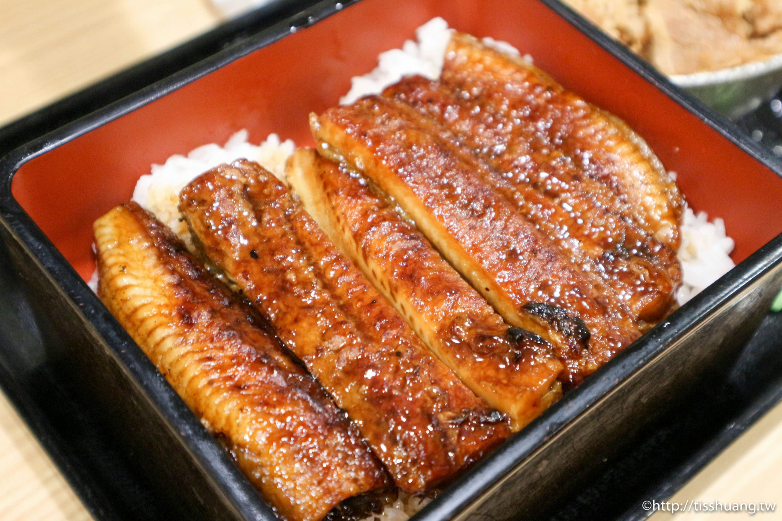 日本平價美食推薦｜吉野家Yoshinoya長崎駅前店｜日本必吃鰻魚飯．牛丼．咖哩飯2940日元搞定全家四人晚餐