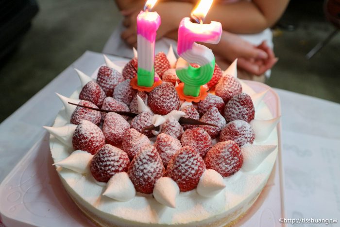 板橋No.1甜點小舖｜超人氣生日蛋糕推薦｜草莓雙層巴士超熱銷