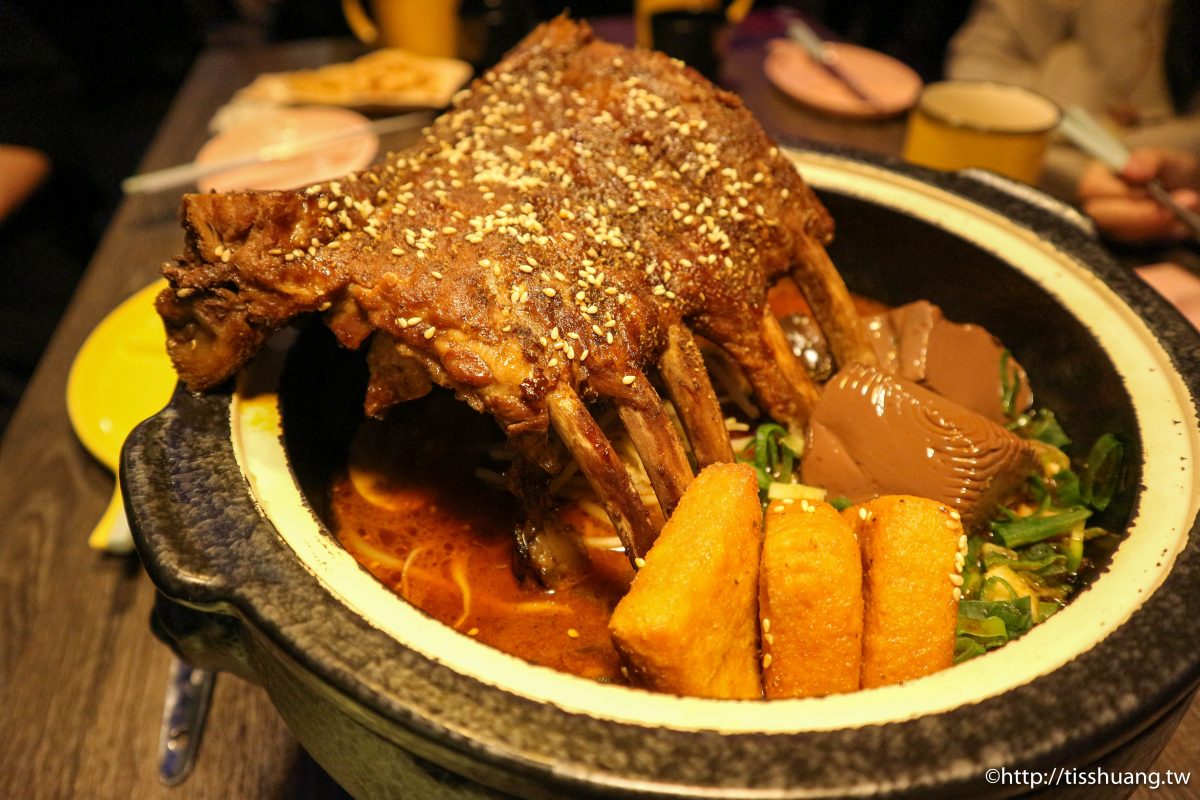 水貨烤魚火鍋板橋店｜烤魚麻辣火鍋一鍋兩吃｜台灣現在最夯的火鍋新吃法｜附菜單