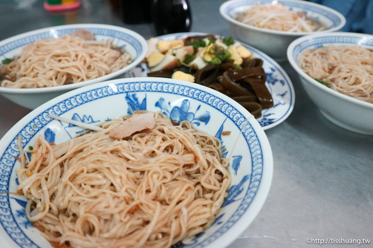 墾丁老街三大美食報你知｜鄉村冬粉鴨、阿娥姐綠豆蒜、無名阿婆麵攤