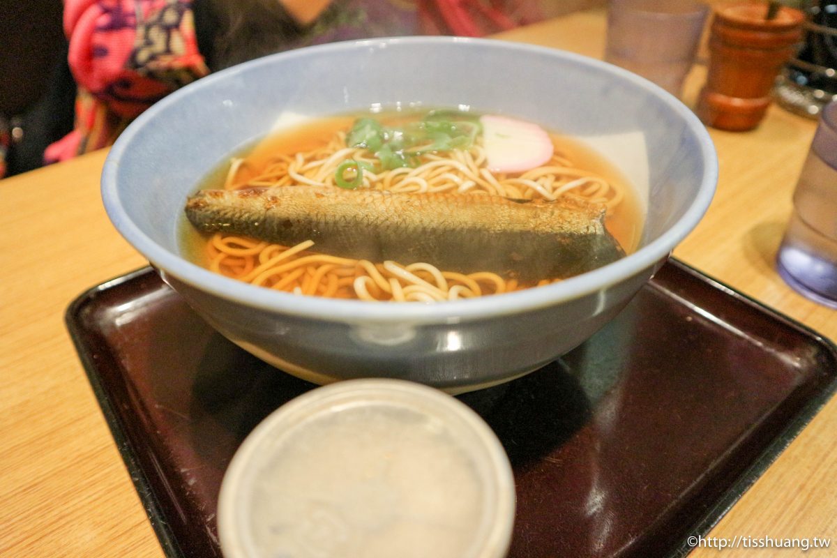 箕面瀑布｜大阪一日遊賞楓景點｜炸楓葉、足湯、烤香魚、若菜蕎麥麵