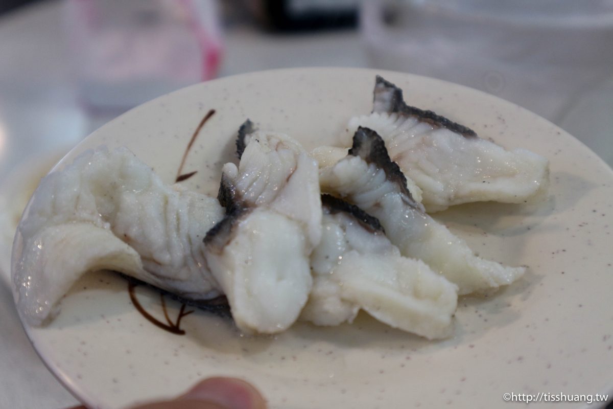 基隆海鮮餐廳｜新環港海鮮餐廳｜夢幻斑石鯛魚的口感真是甜美又扎實