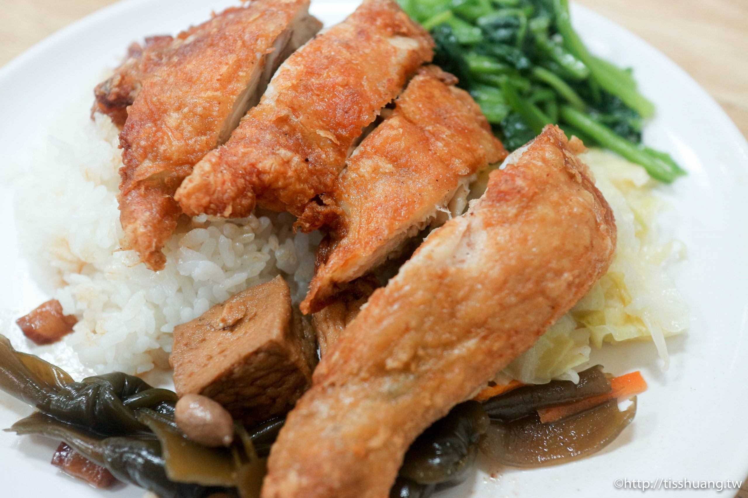 行天宮站必吃台式便當｜金仙魯肉飯｜雞腿飯、排骨飯、蝦捲飯(外帶便當熱賣)