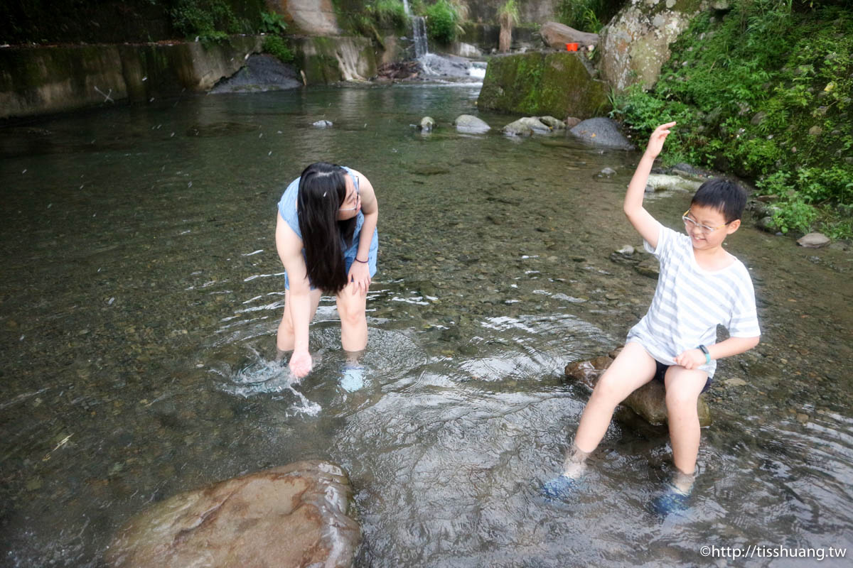 三峽滿月圓餐廳推薦｜有木里觀光土雞城｜夏天戲水吃飯的好地點