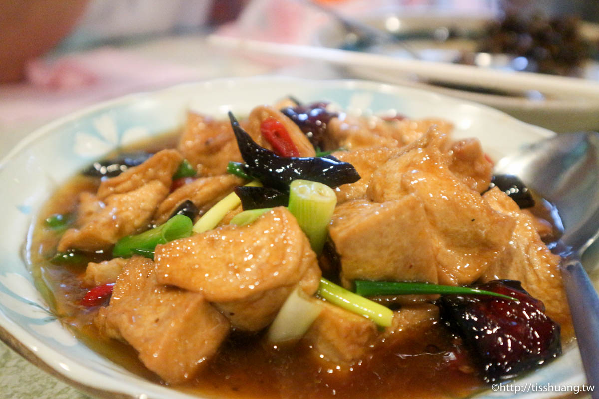 三峽滿月圓餐廳推薦｜有木里觀光土雞城｜夏天戲水吃飯的好地點