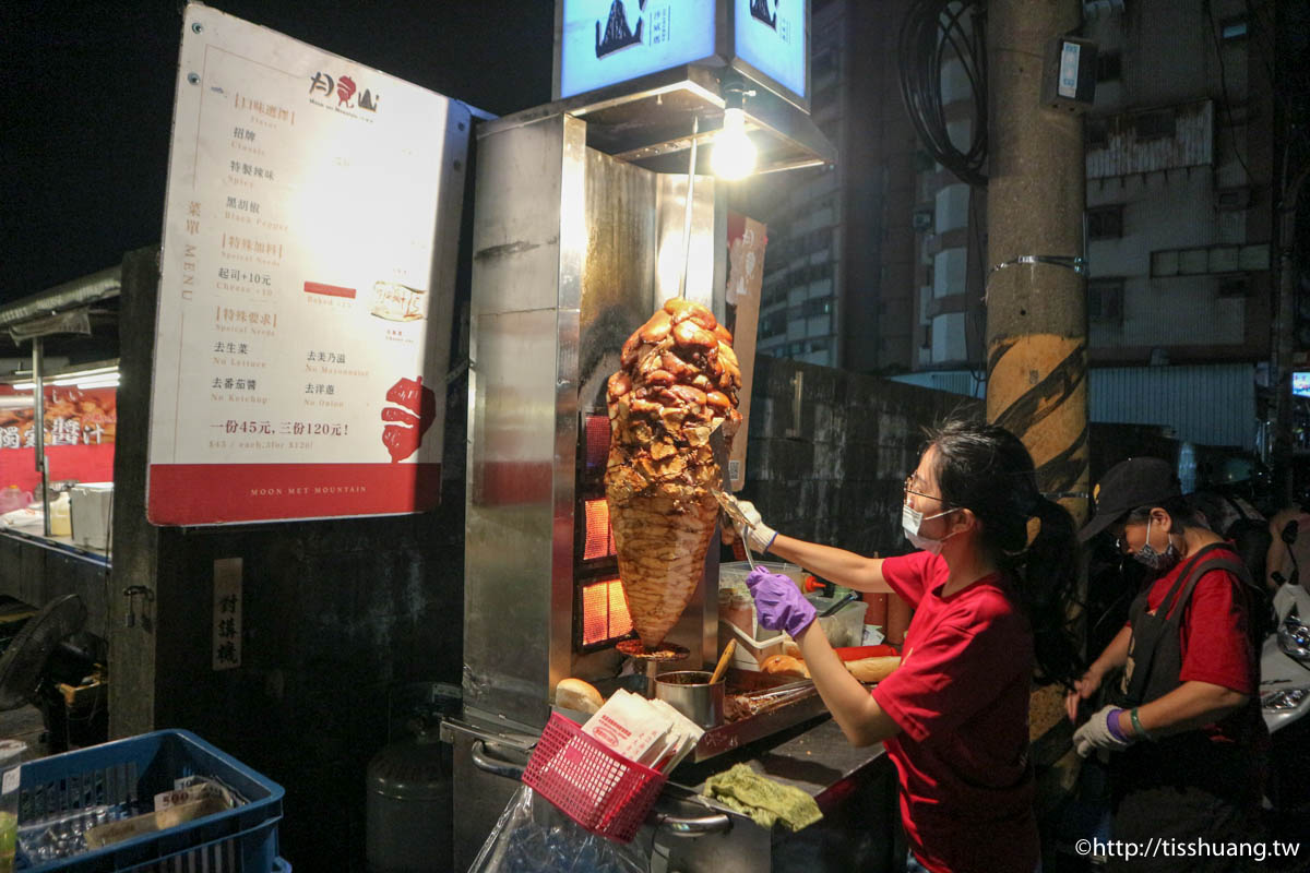 新北市三芝夜市｜各式經典台灣小吃｜有小時候回到鄉下逛夜市的感覺