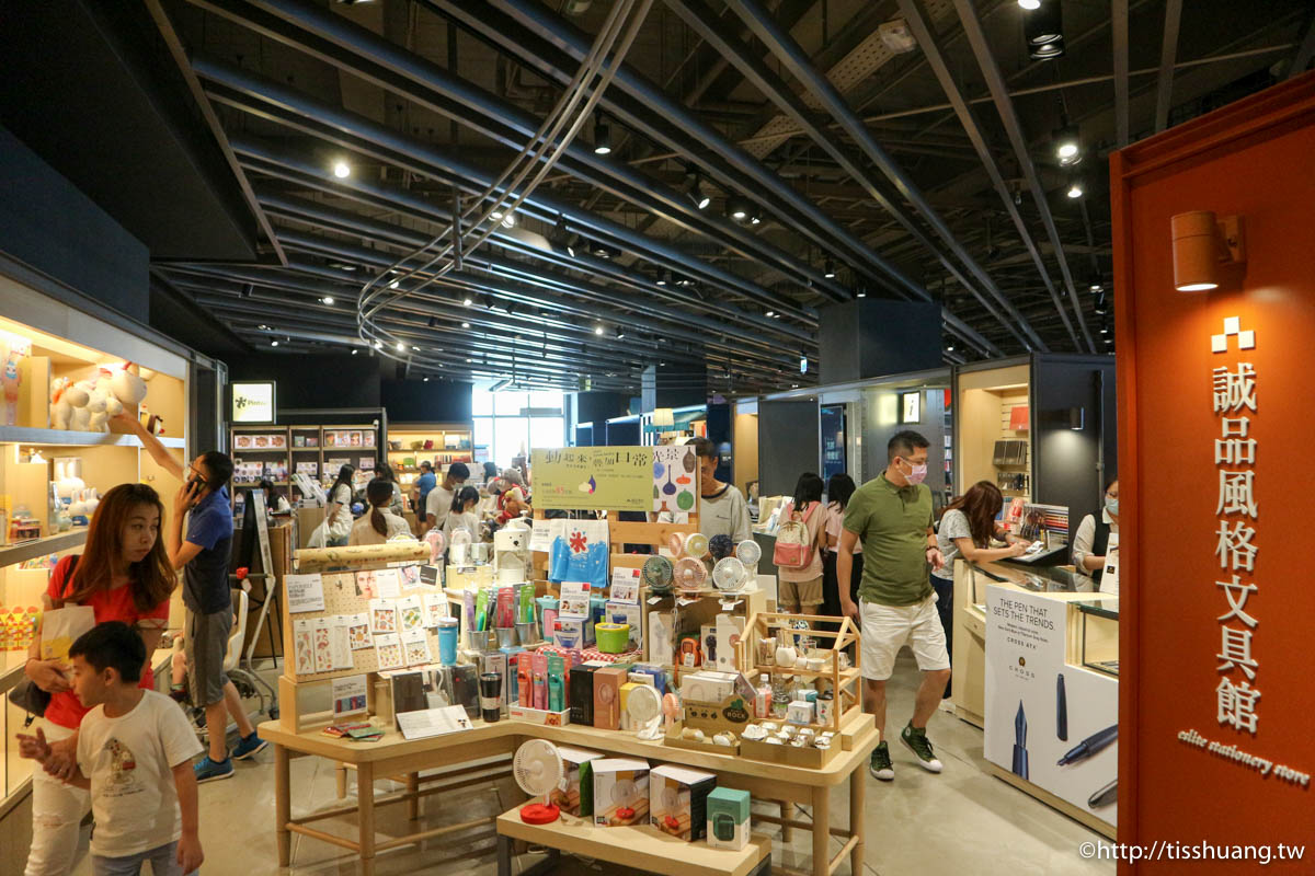 MITSUI OUTLET PARK 台中港｜台中三井OUTLET美食｜偽出國到日本逛OUTLET的感覺