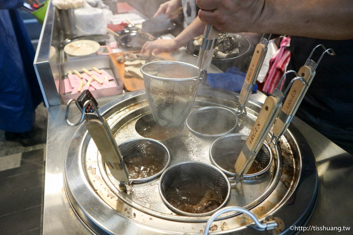 板橋四維路美食｜一品烏醋麵｜溫體豬骨仔肉湯一定要吃｜加熱滷味