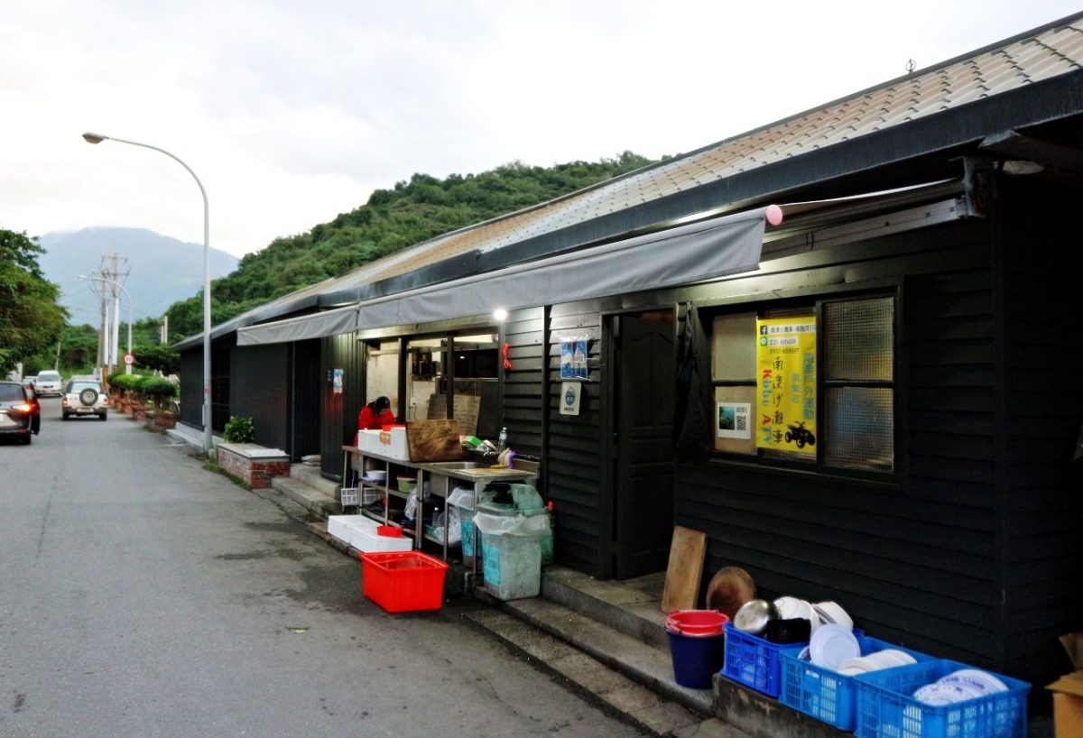 宜蘭南澳必遊景點｜朝陽漁港→南澳農產銷售中心→南澳白蝦生態養殖場→南澳神秘海灘