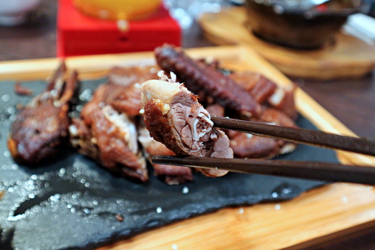 捷運南京復興美食(松山區美食)｜老罈香川味兒正宗川菜好吃到要一個月前就訂位｜五月天也是座上賓