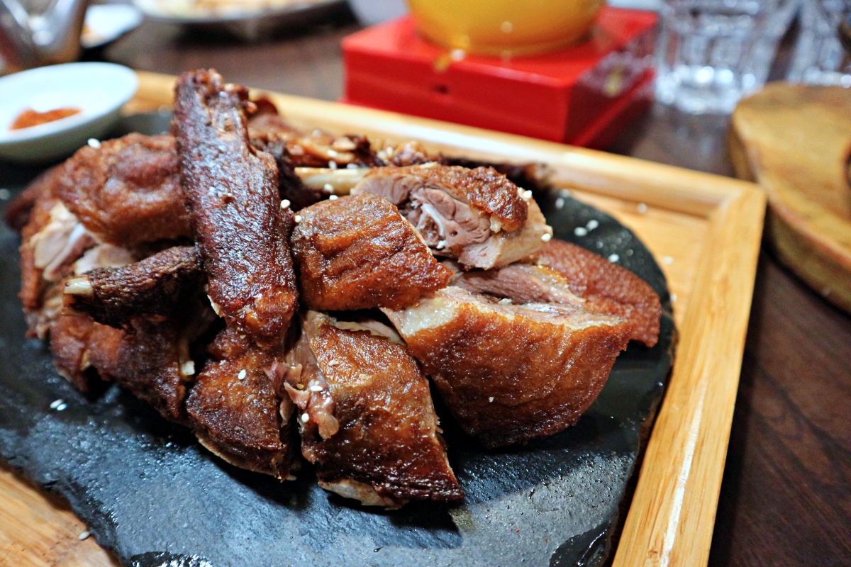 捷運南京復興美食(松山區美食)｜老罈香川味兒正宗川菜好吃到要一個月前就訂位｜五月天也是座上賓