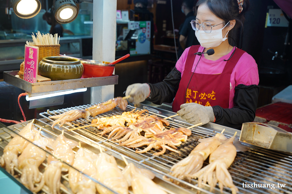 墾丁大街夜市｜墾丁美食推薦｜Mr.Ball專賣炸肉球、烤魷魚、那麼大蚵