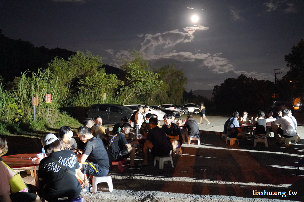 花蓮溯溪王夜間抓蝦+BBQ海陸大餐