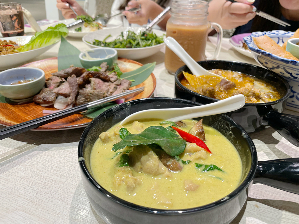 饗泰多 Siam More(微風松高店)｜信義區美食推薦｜冠軍月亮蝦餅必點