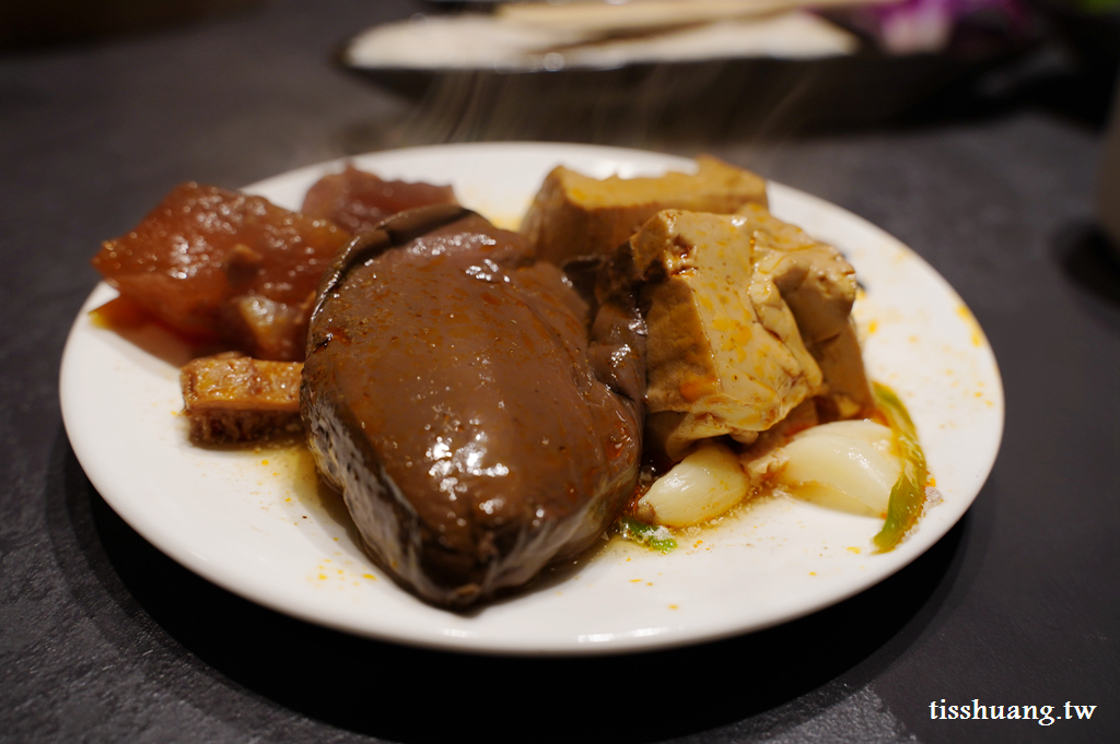 岩漿火鍋台中公益店｜台中美食火焰炙燒豬、A5和牛火鍋、麻辣火鍋推薦｜台中宵夜文末優惠