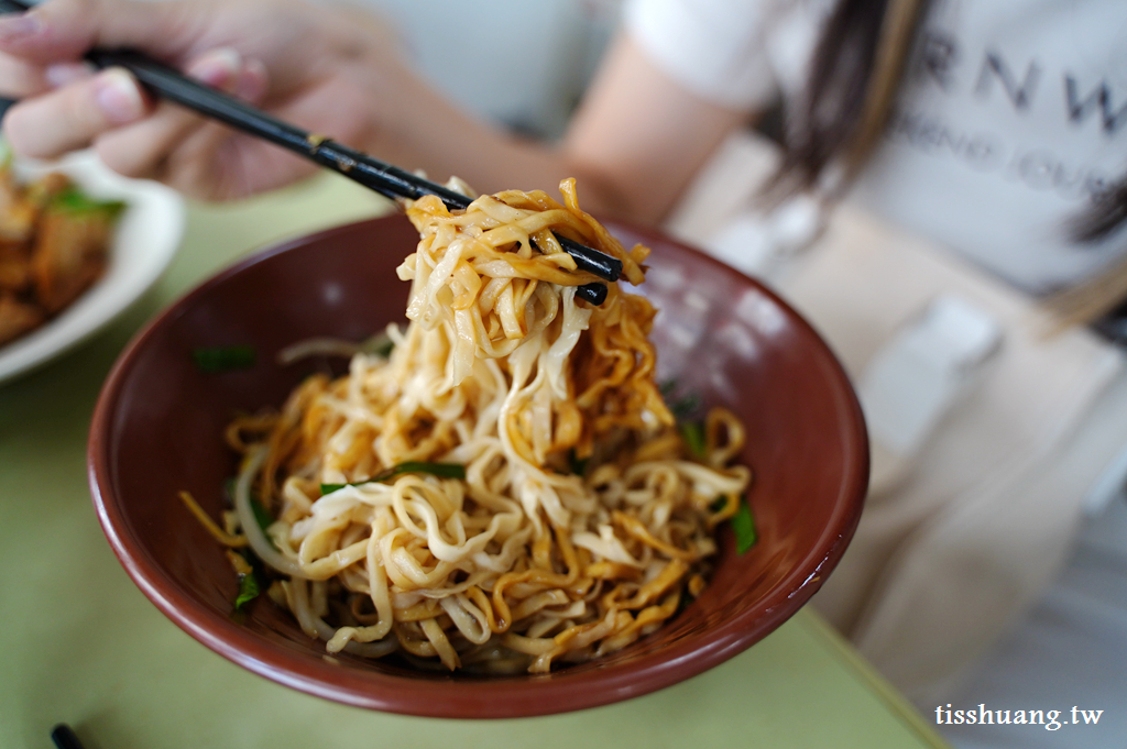 湖口老街客家美食｜江子翠站客家料理｜客家粄條、蔥香意麵、薑絲大腸激推～