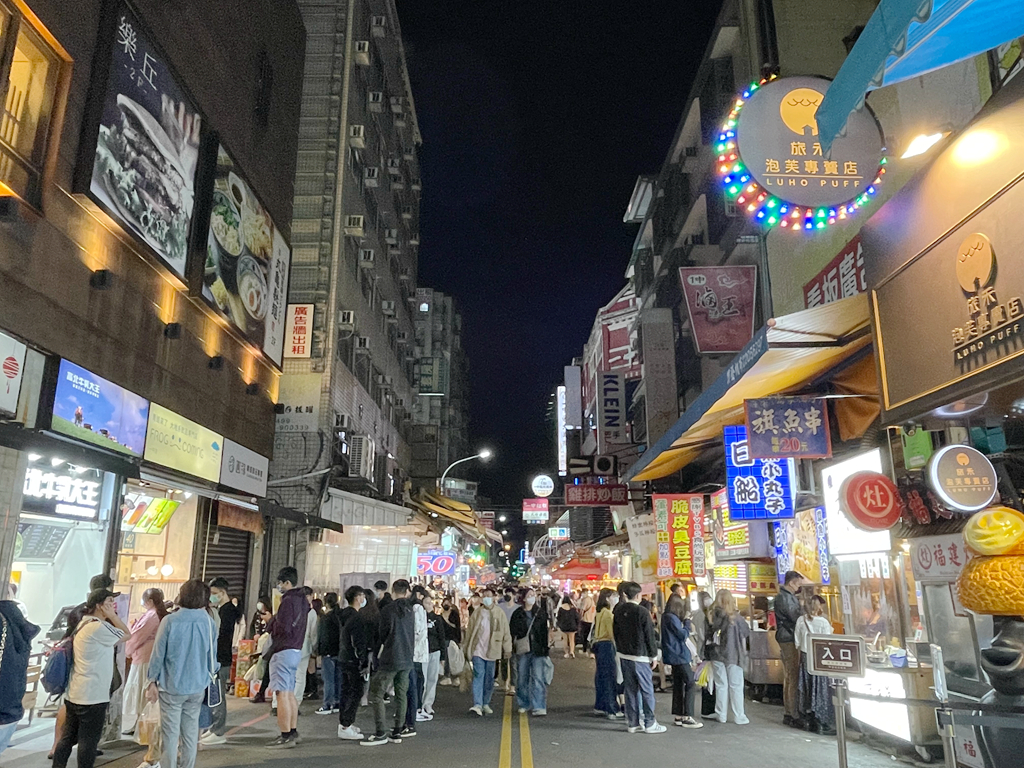 臺中公園智選假日飯店｜近台中火車站｜一中商圈美食逛街住宿首選