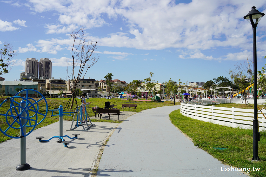 馬卡龍公園｜全台最高溜滑梯｜台中最新景點｜寵物友善公園