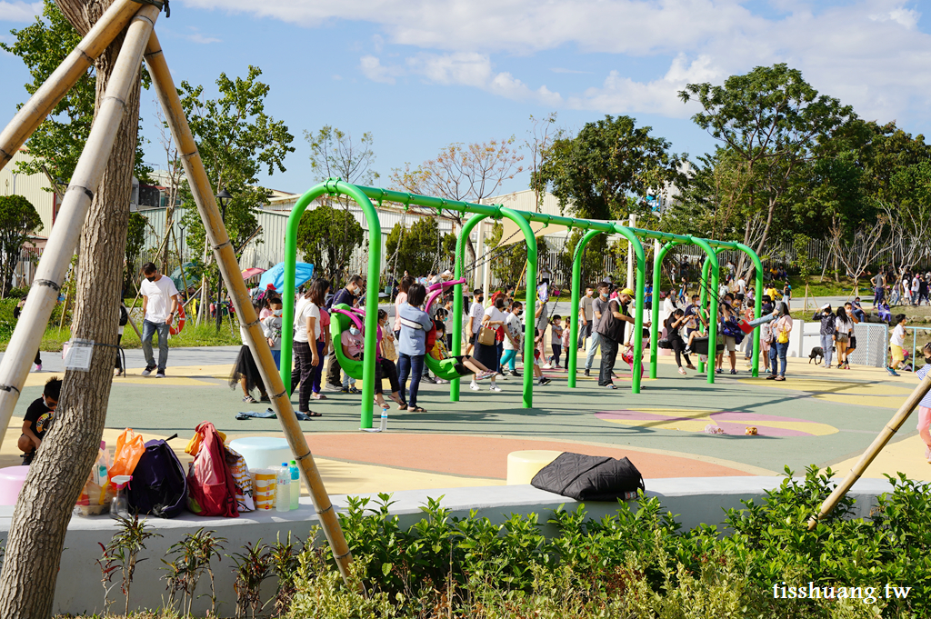 馬卡龍公園｜全台最高溜滑梯｜台中最新景點｜寵物友善公園