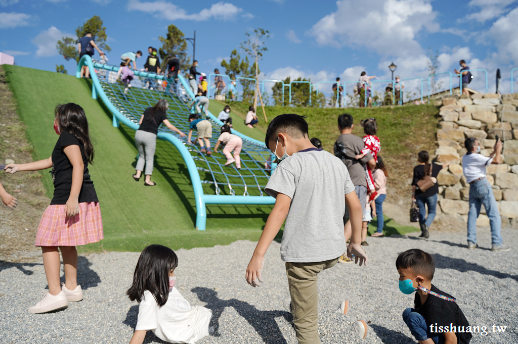 馬卡龍公園｜全台最高溜滑梯｜台中最新景點｜寵物友善公園