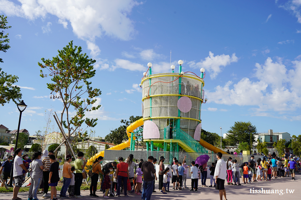 馬卡龍公園｜全台最高溜滑梯｜台中最新景點｜寵物友善公園