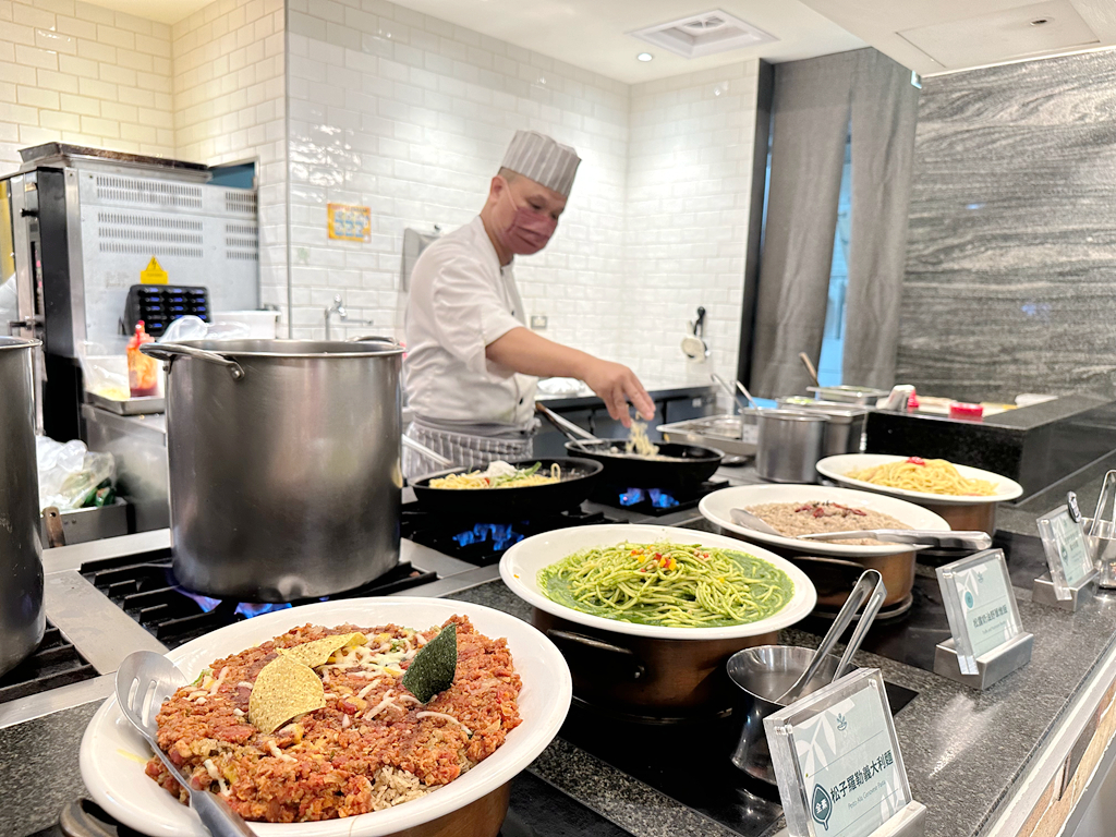 【果然匯板橋店】多國蔬食百匯，台灣最夯的素食Buffet吃到飽餐廳