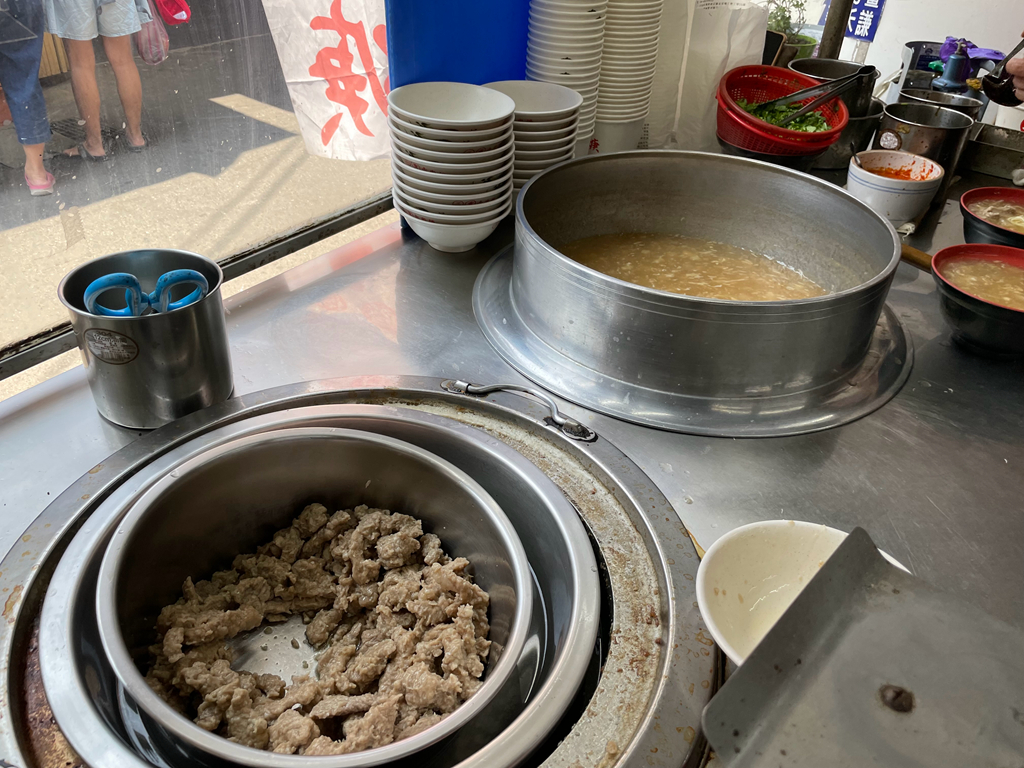 【中央赤肉羹】北投市場美食，魯肉飯更是驚艷