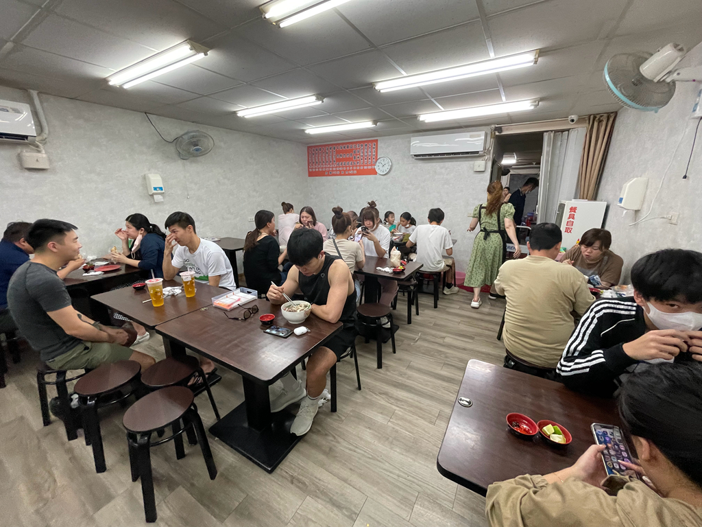 【阿準越南料理】板橋江子翠爆紅美食，牛肉河粉超大份量