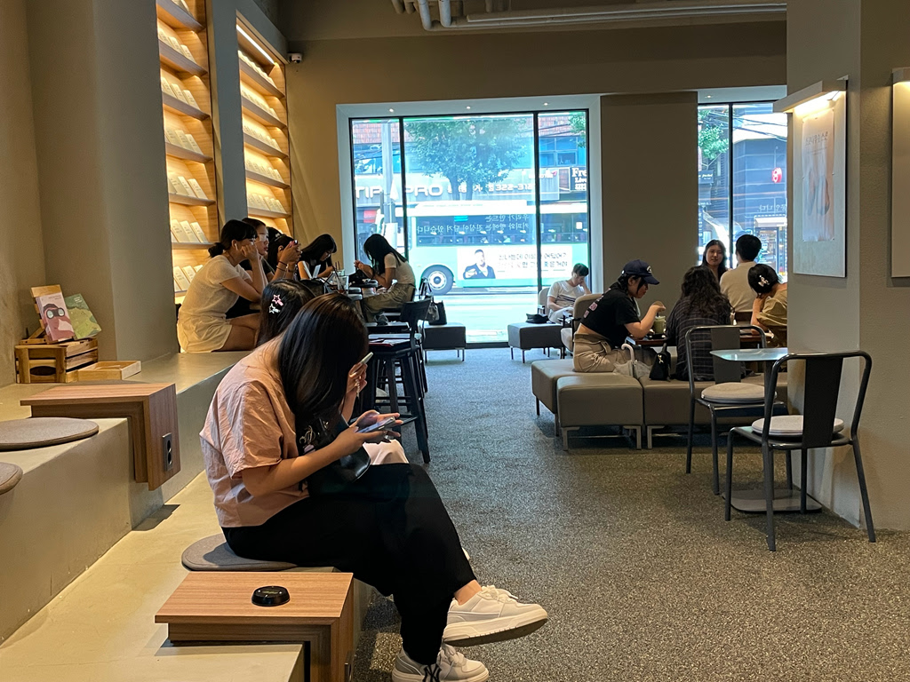 弘大美食推薦, 延南洞美食, 弘大咖啡廳, 延南洞咖啡廳 - TISS玩味食尚 弘大咖啡廳推薦