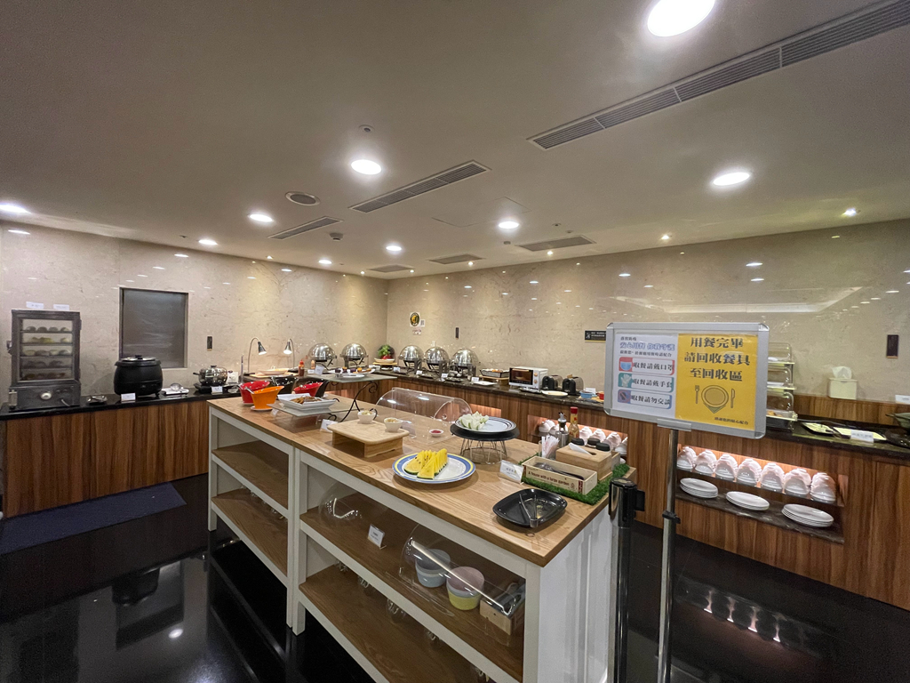 【夏優旅居駁二館】高雄飯店推薦，鹽埕區美食近在咫尺