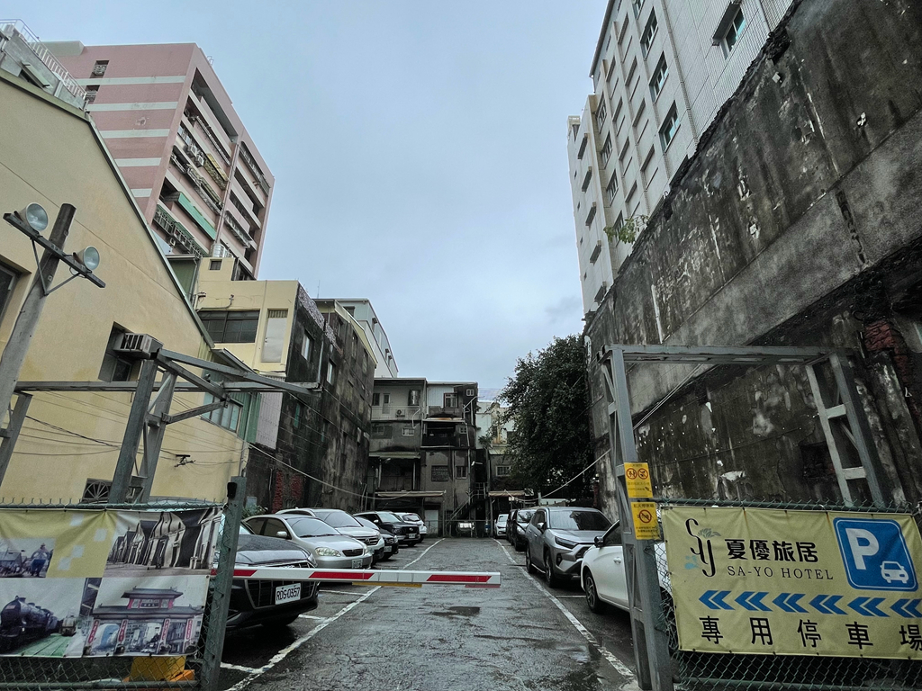 【夏優旅居駁二館】高雄飯店推薦，鹽埕區美食近在咫尺