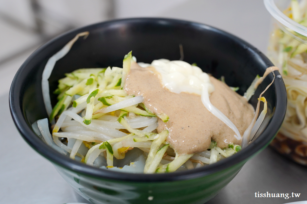 【小伍妹麻辣涼麵】嘉義必吃美食，眷村手工餃與白醋涼麵