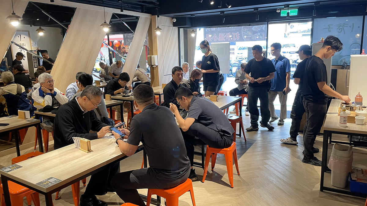 小巷子清燉牛肉麵店內用餐空間